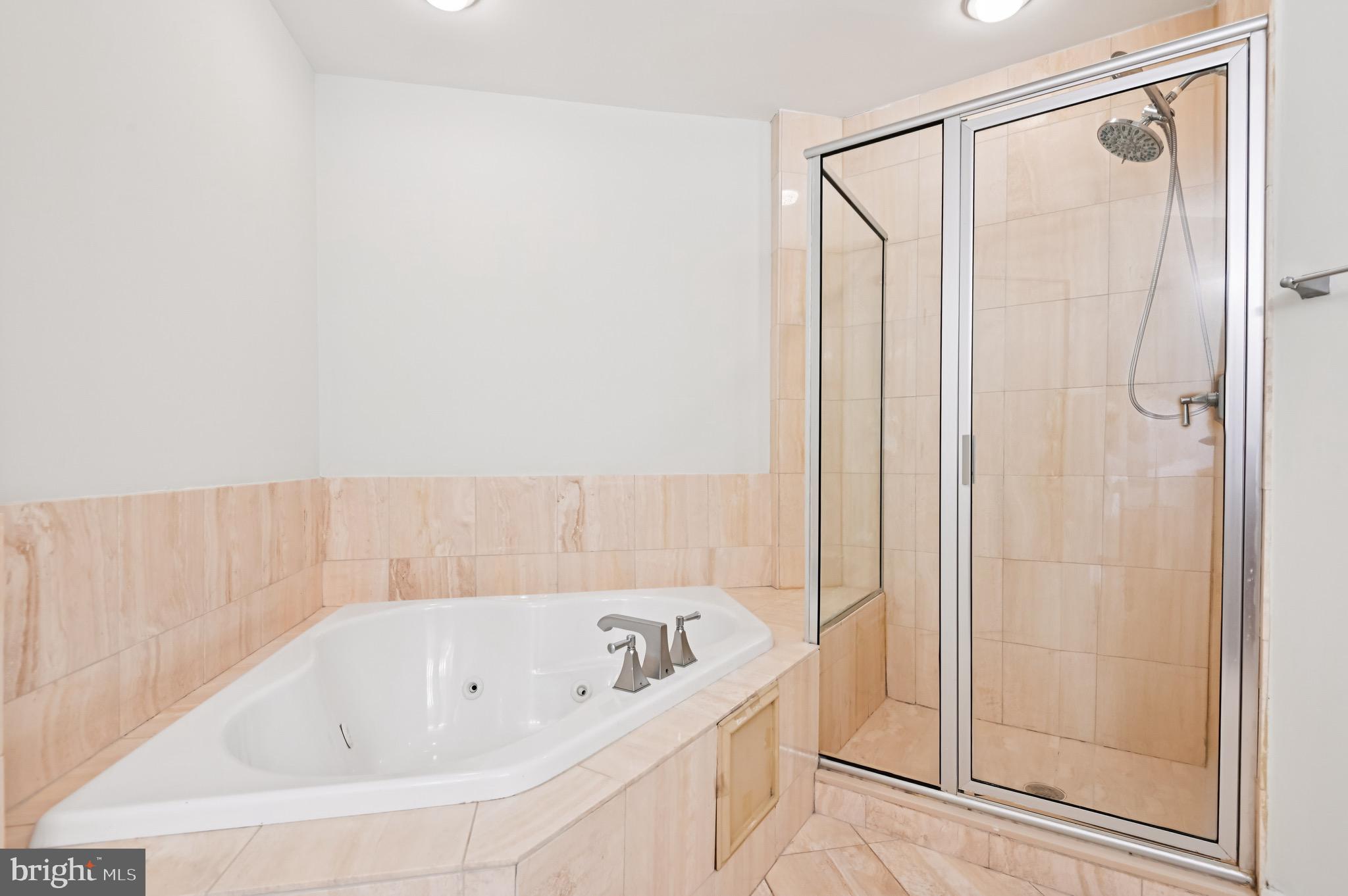 1400 Lancaster Street, Unit 902 Baltimore, MD 21231 - Photo 23 of 47 Primary Bathroom