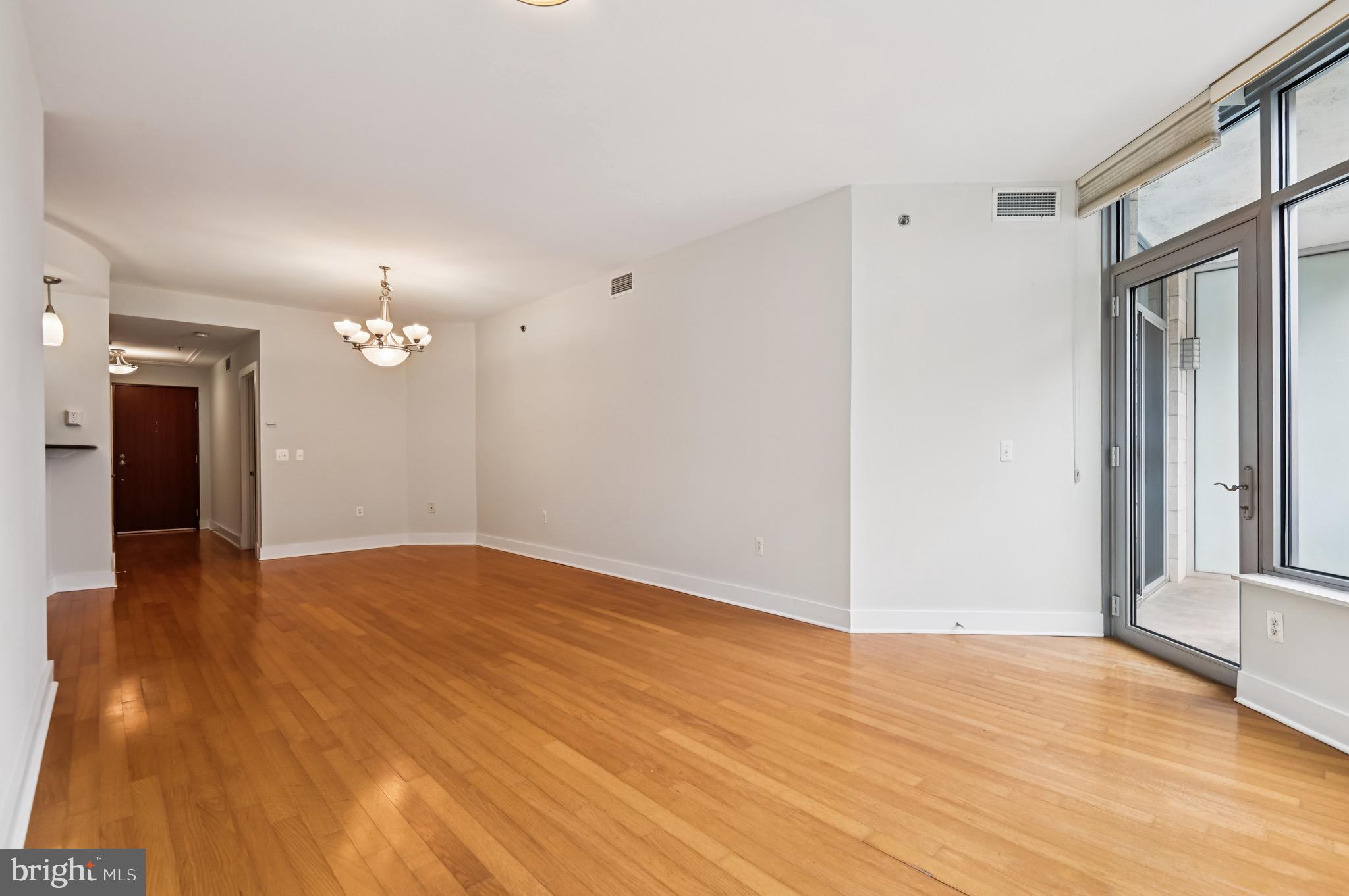 1400 Lancaster Street, Unit 902 Baltimore, MD 21231 - Photo 3 of 47 Dining/Living Room