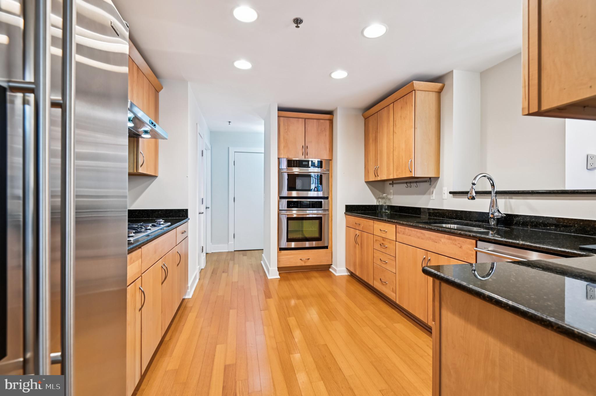 1400 Lancaster Street, Unit 902 Baltimore, MD 21231 - Photo 10 of 47 Kitchen