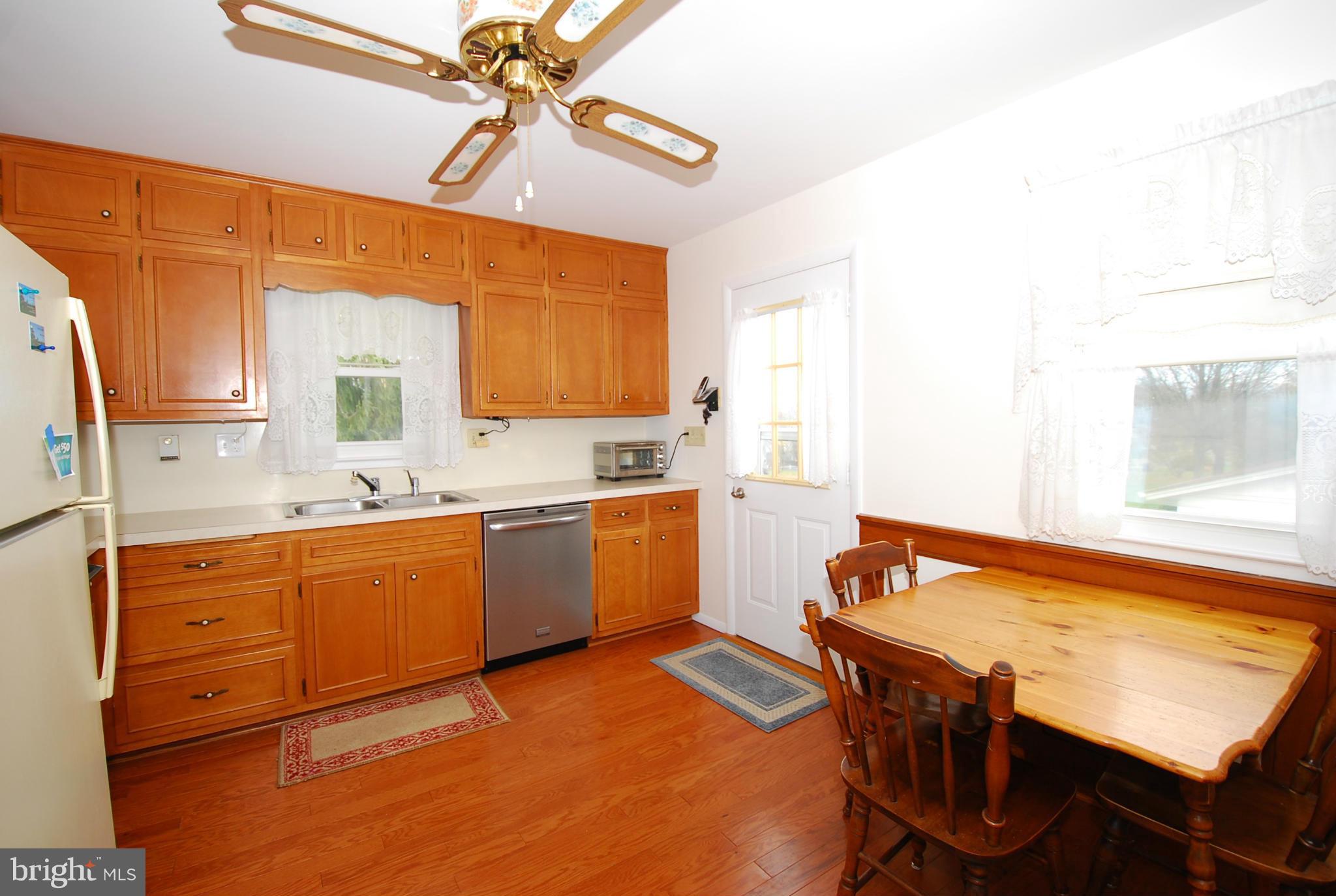 9216 Gue Road Damascus, MD 20872 - Photo 2 of 28 Kitchen