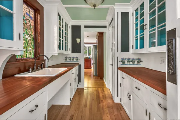 $1,800,000 | 98 Island Trail, Morris, CT 06763