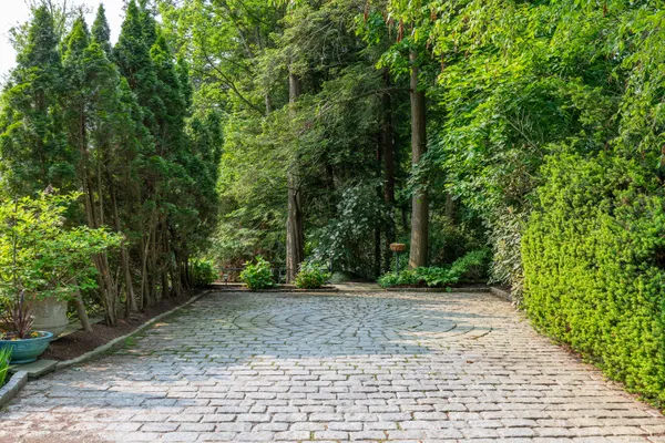 $1,800,000 | 98 Island Trail, Morris, CT 06763