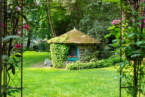 $1,800,000 | 98 Island Trail, Morris, CT 06763