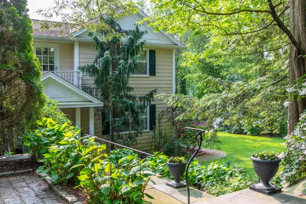 $1,800,000 | 98 Island Trail, Morris, CT 06763