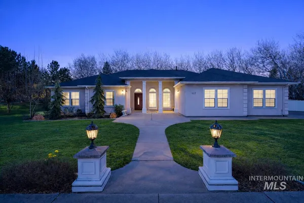 $1,049,900 | 977 North Woodvalley Place, Eagle, ID 83616