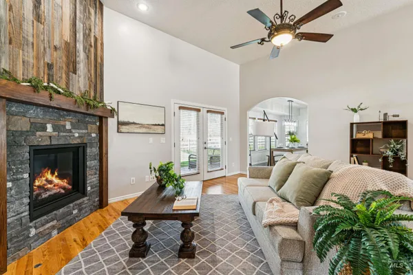 $1,049,900 | 977 North Woodvalley Place, Eagle, ID 83616