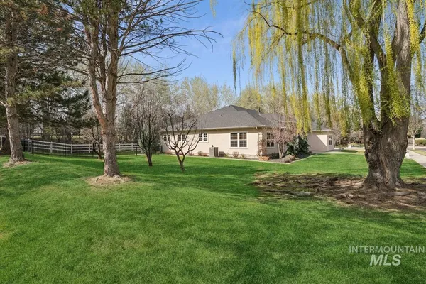 $1,049,900 | 977 North Woodvalley Place, Eagle, ID 83616