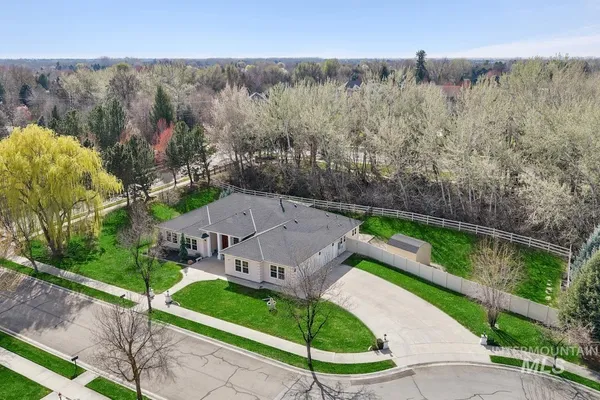 $1,049,900 | 977 North Woodvalley Place, Eagle, ID 83616