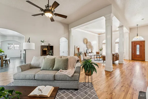 $1,049,900 | 977 North Woodvalley Place, Eagle, ID 83616