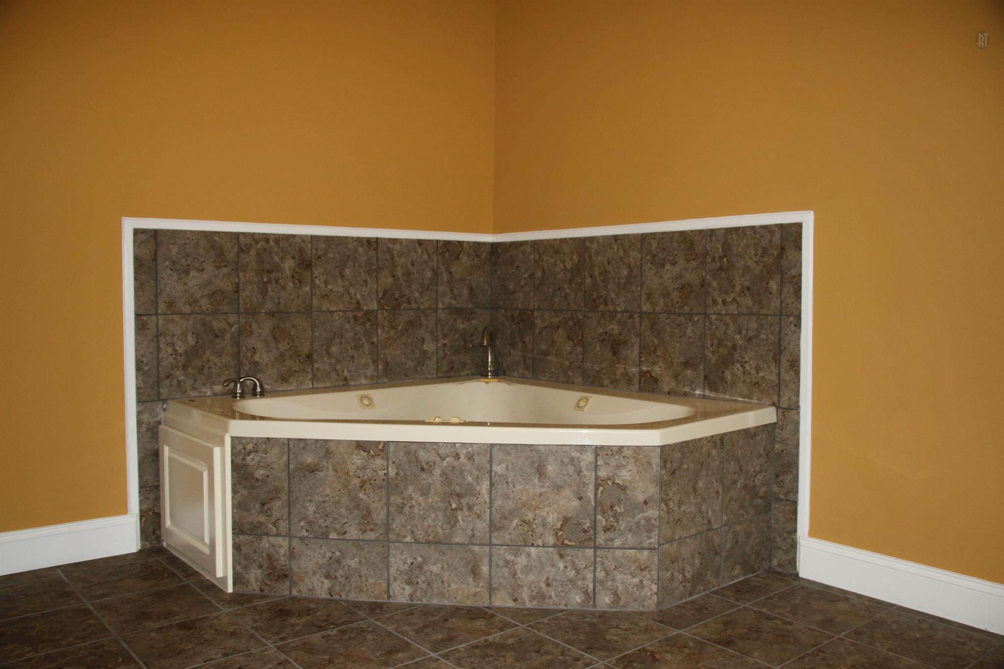 1588 U T Farm Road Tullahoma, TN 37388 - Photo 10 of 21 Gallery Image 10