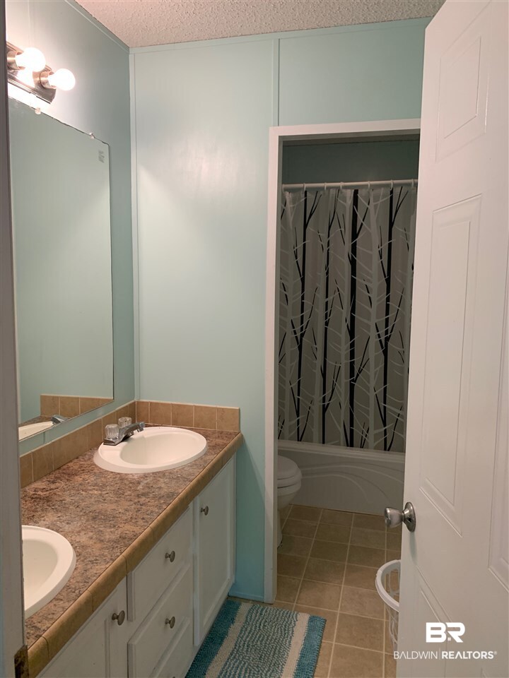 25238 Patterson Road Robertsdale, AL 36567 - Photo 11 of 38