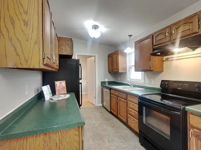 $1,795 | 2272 North Hazel Street, Maplewood, MN 55109