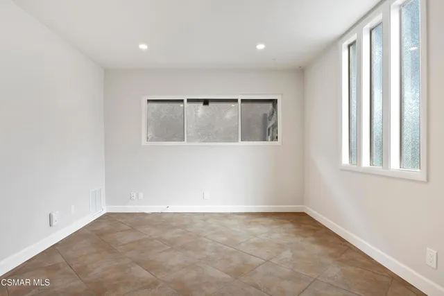 a view of utility room