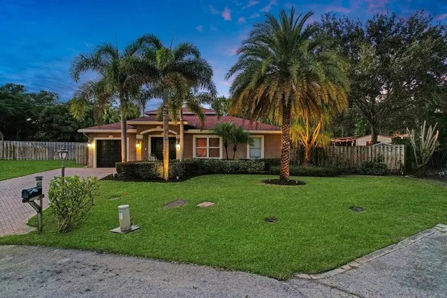 $5,995 | 2220 West Pineridge Court, Delray Beach, FL 33444