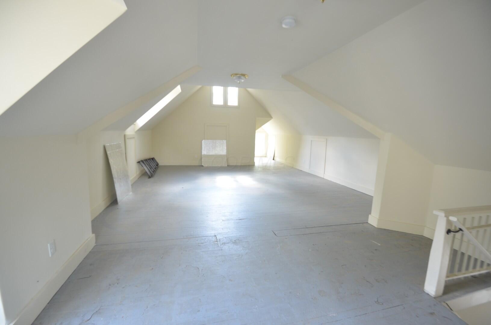 1368 Neil Avenue Columbus, OH 43201 - Photo 24 of 36 24. 3rd Flr looking East