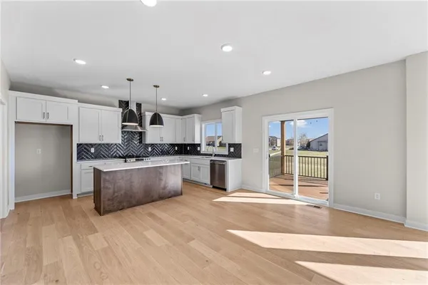 $599,950 | 18681 West 193rd Street, Spring Hill, KS 66083