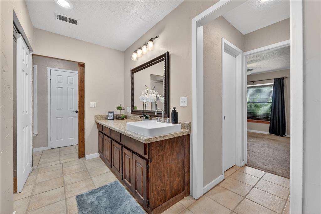 1276 County Road 1480 Alvord, TX 76225 - Photo 17 of 40