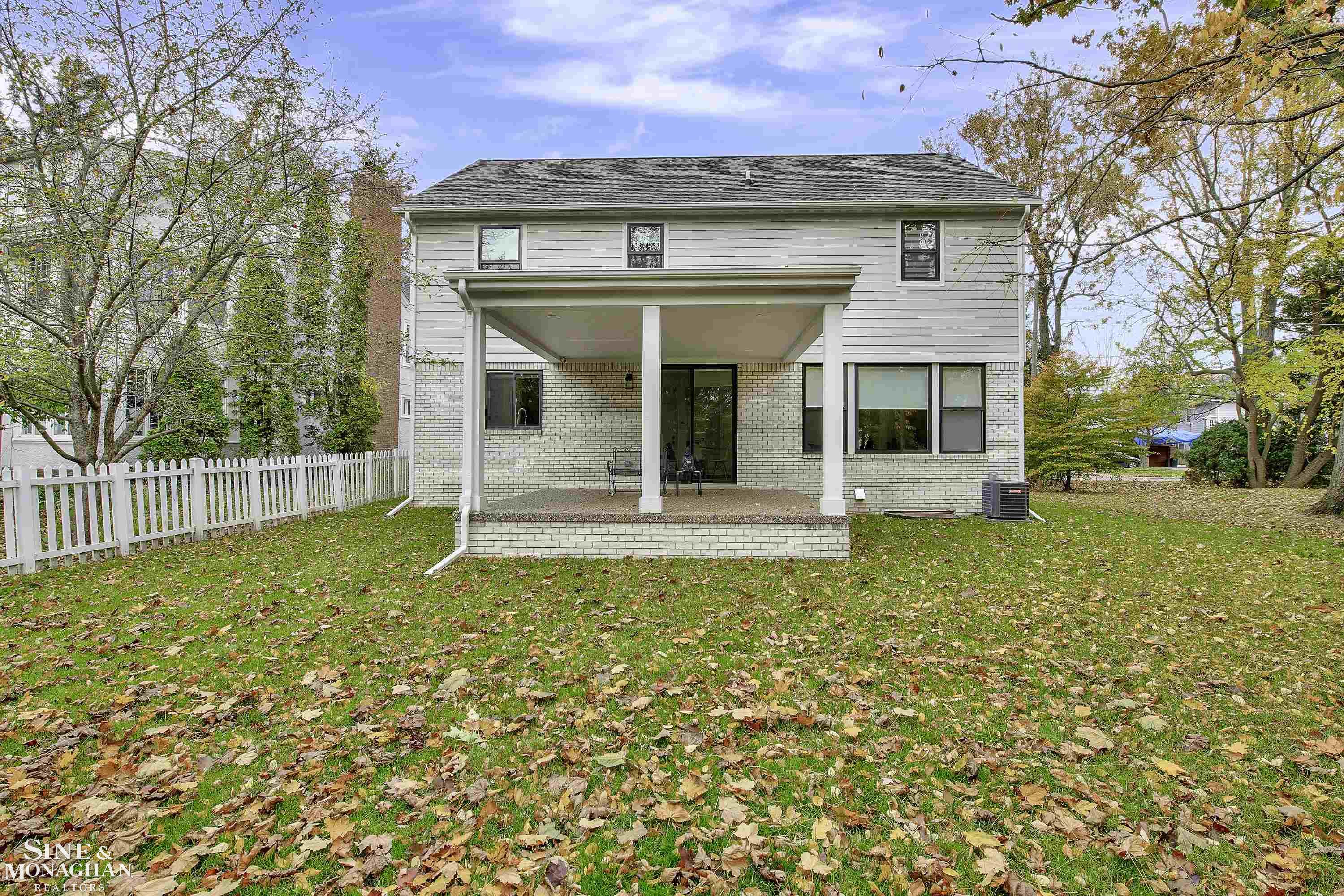161 Moross Road Grosse Pointe, MI 48236 - Photo 31 of 45 50127379-30.JPG