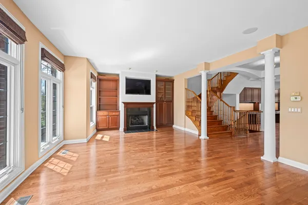 $6,600 | 1813 Admiral Court, Glenview, IL 60026