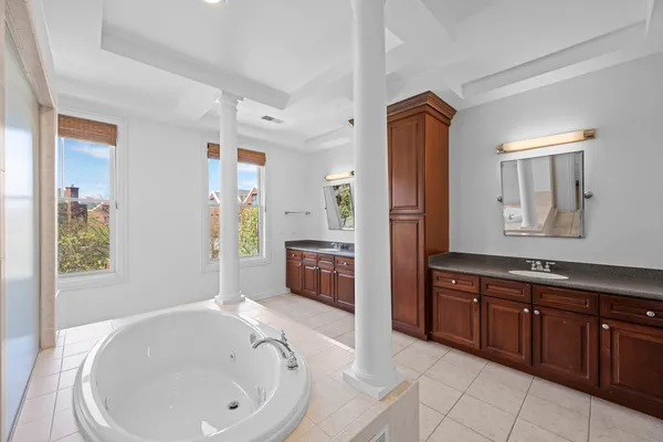 $6,600 | 1813 Admiral Court, Glenview, IL 60026