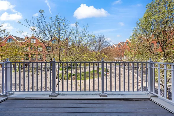 $6,600 | 1813 Admiral Court, Glenview, IL 60026