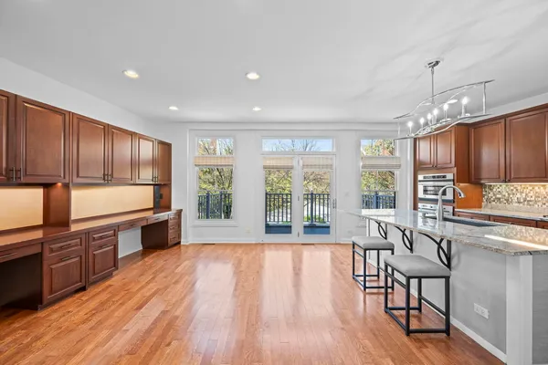 $6,600 | 1813 Admiral Court, Glenview, IL 60026