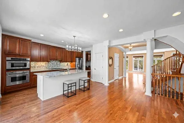 $6,600 | 1813 Admiral Court, Glenview, IL 60026
