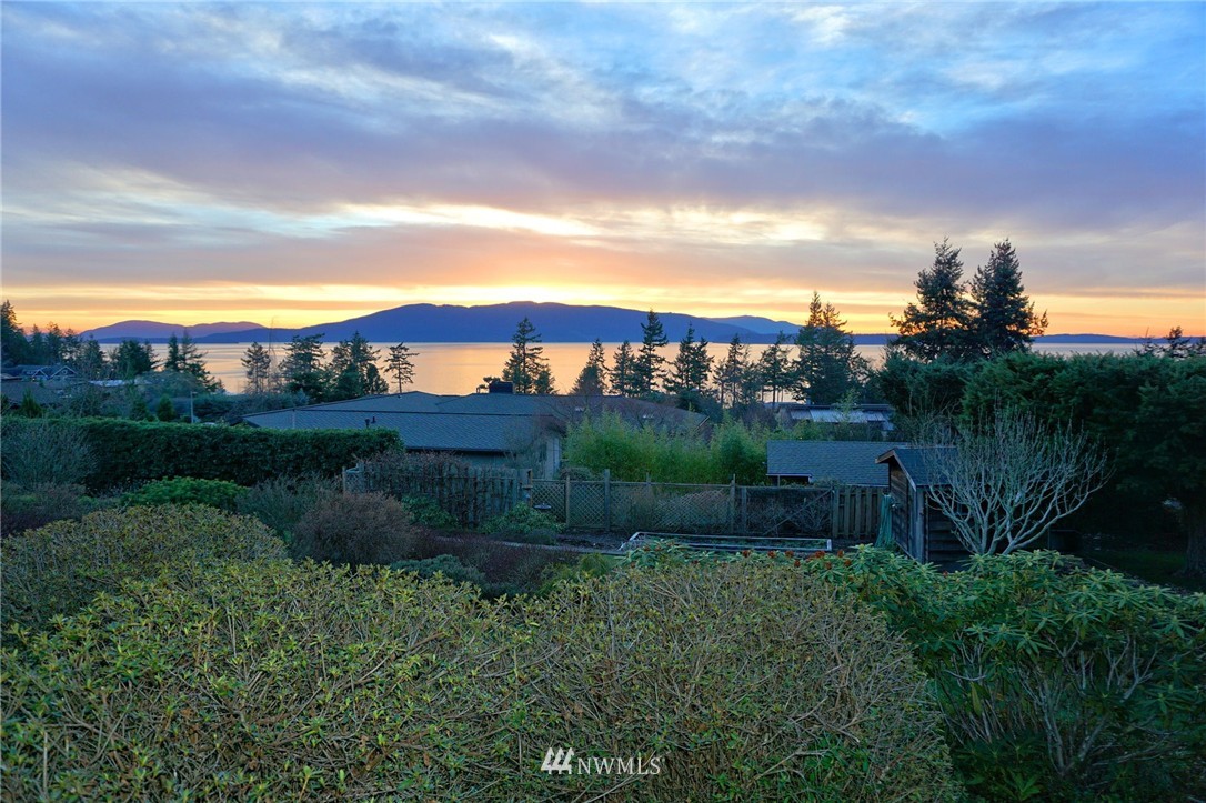 528 Fieldston Road Bellingham, WA 98225 - Photo 2 of 24