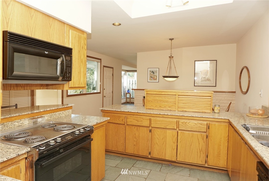 528 Fieldston Road Bellingham, WA 98225 - Photo 14 of 24