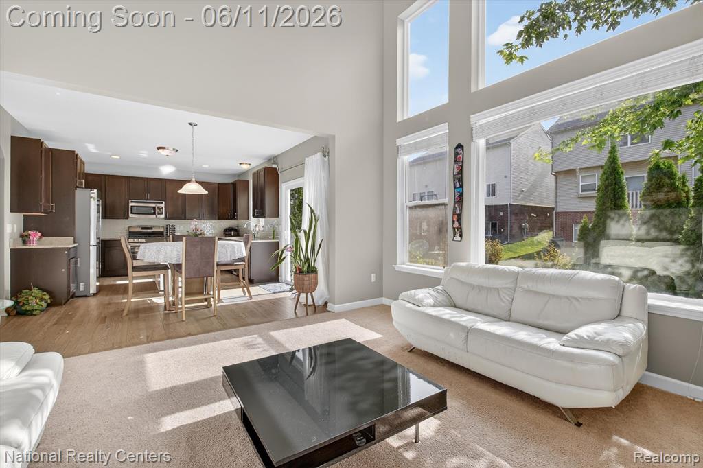 27412 Victoria Road Novi, MI 48374 - Photo 7 of 61