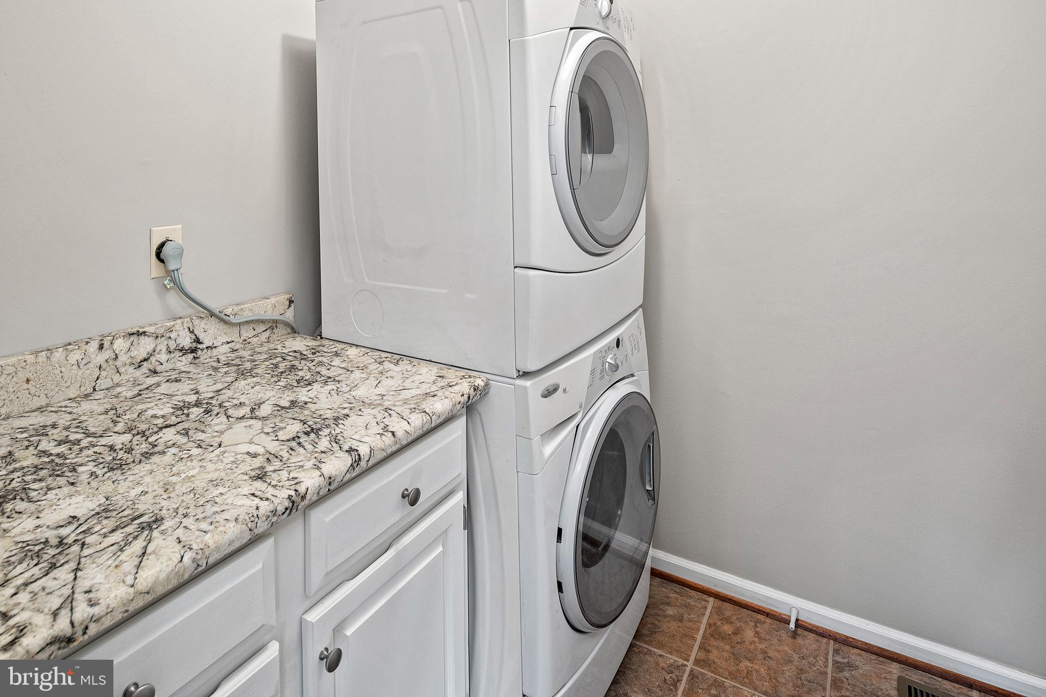 5225 Rising Sun Lane Ellicott City, MD 21043 - Photo 14 of 33 Laundry / Mud Room