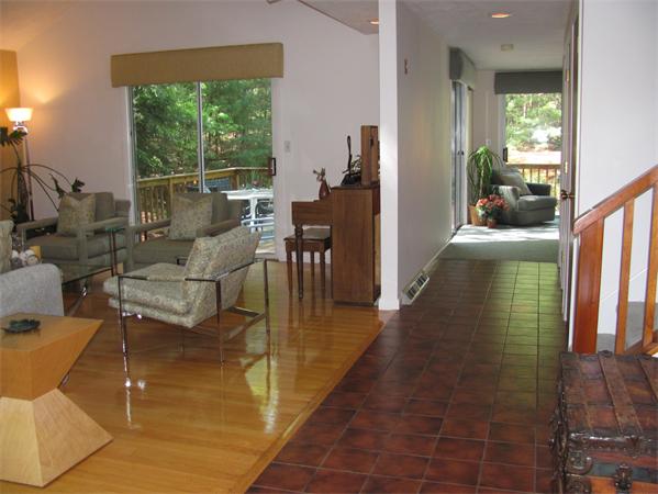 8 Agawam Road Sharon, MA 02067 - Photo 4 of 24 Gallery Image 4