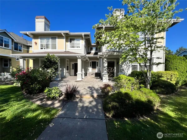 $3,250 | 18860 Northeast 63rd Way, Unit 102, Redmond, WA 98052