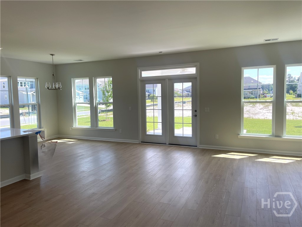 193 Champlain Drive Pooler, GA 31322 - Photo 7 of 19 Bright Dining Area
