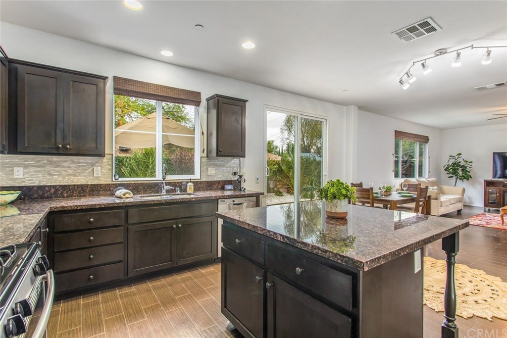 8251 Perla Drive Riverside, CA 92504 - Photo 12 of 38