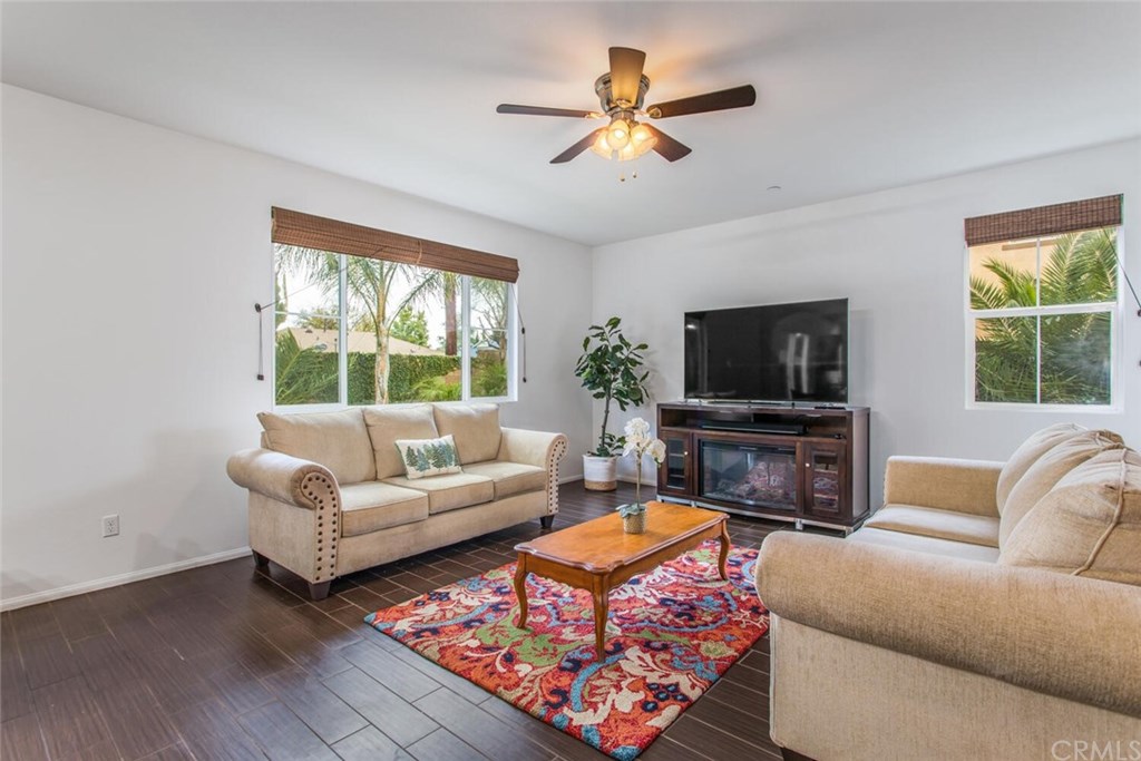 8251 Perla Drive Riverside, CA 92504 - Photo 5 of 38