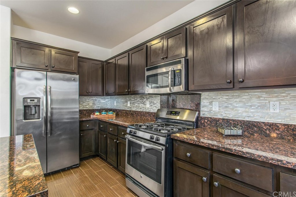 8251 Perla Drive Riverside, CA 92504 - Photo 10 of 38