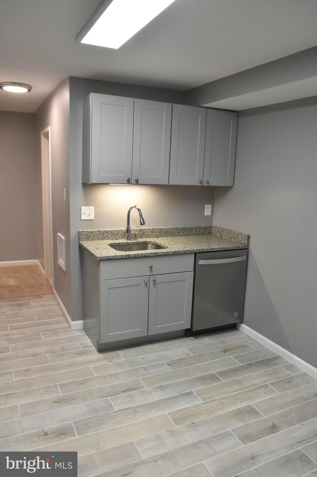 2010 Colts Neck Road, Unit 1B Reston, VA 20191 - Photo 5 of 26 Kitchen