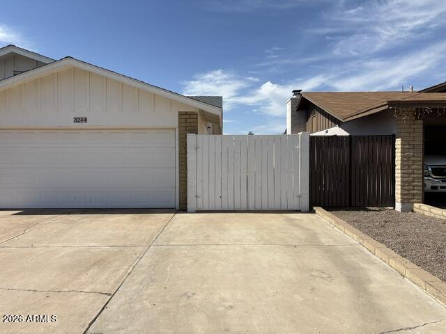 3244 West Yucca Street Phoenix, AZ 85029 - Photo 3 of 21 a view of an empty room