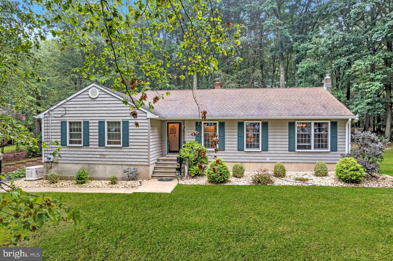 36 Rues Road Allentown, NJ 08501 - Photo 2 of 32