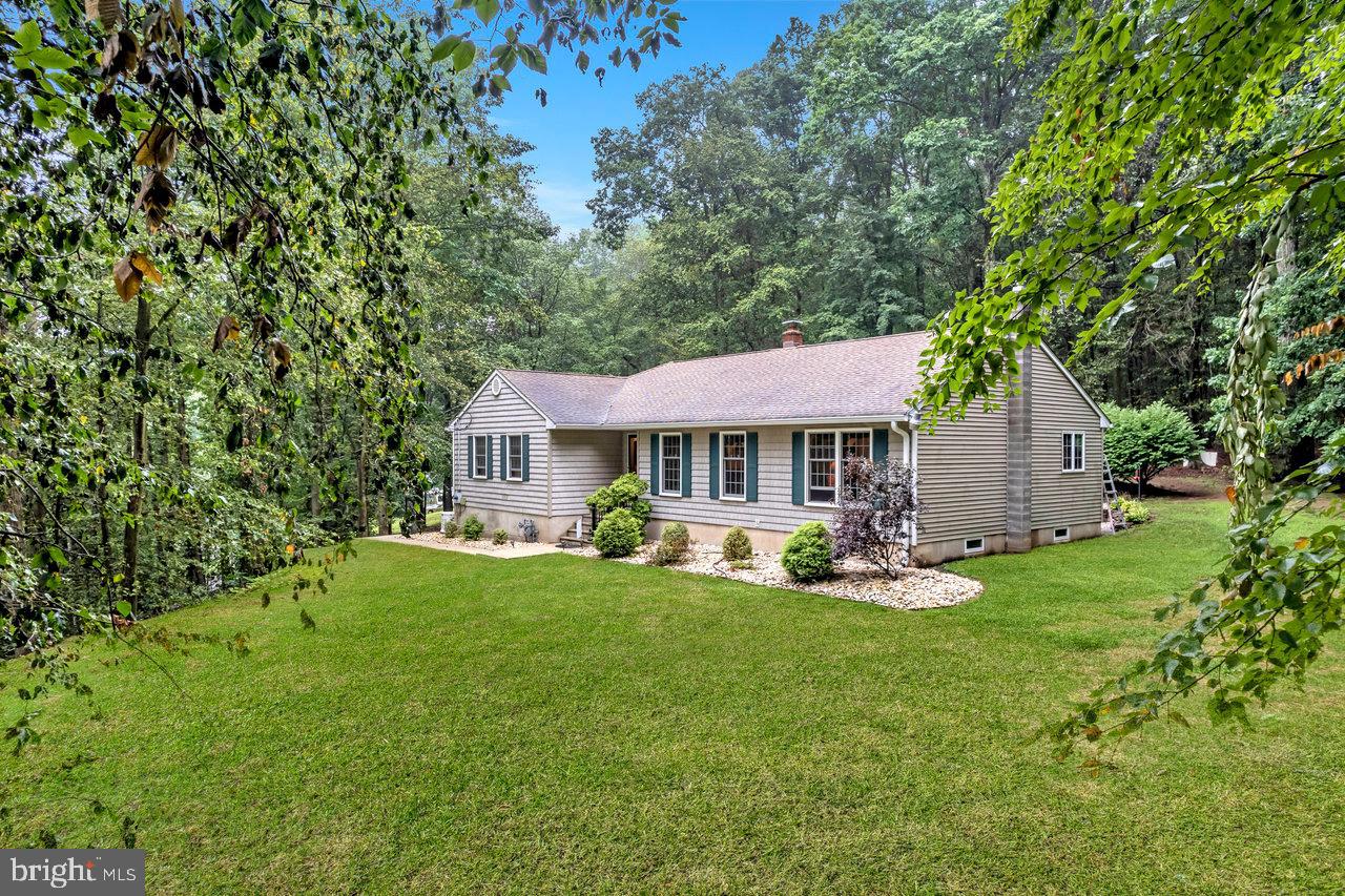 36 Rues Road Allentown, NJ 08501 - Photo 4 of 32