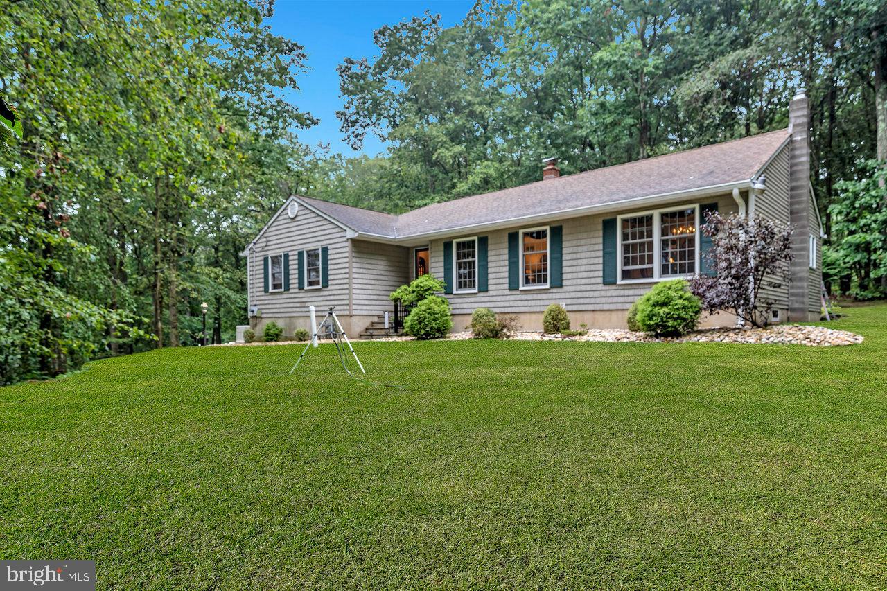 36 Rues Road Allentown, NJ 08501 - Photo 5 of 32