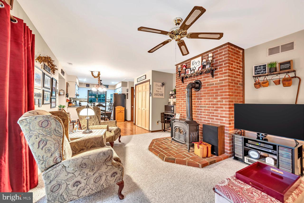 36 Rues Road Allentown, NJ 08501 - Photo 7 of 32