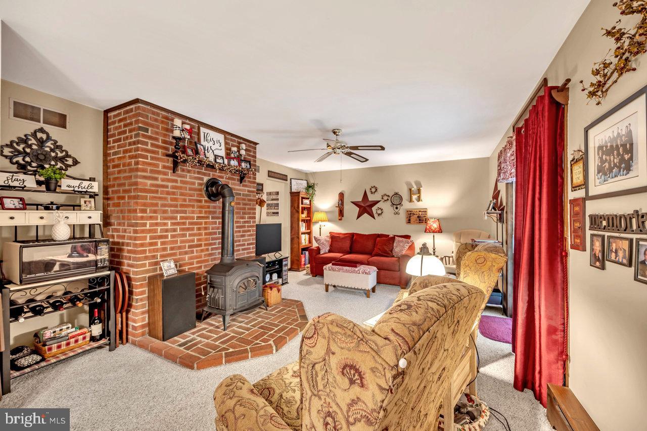 36 Rues Road Allentown, NJ 08501 - Photo 10 of 32