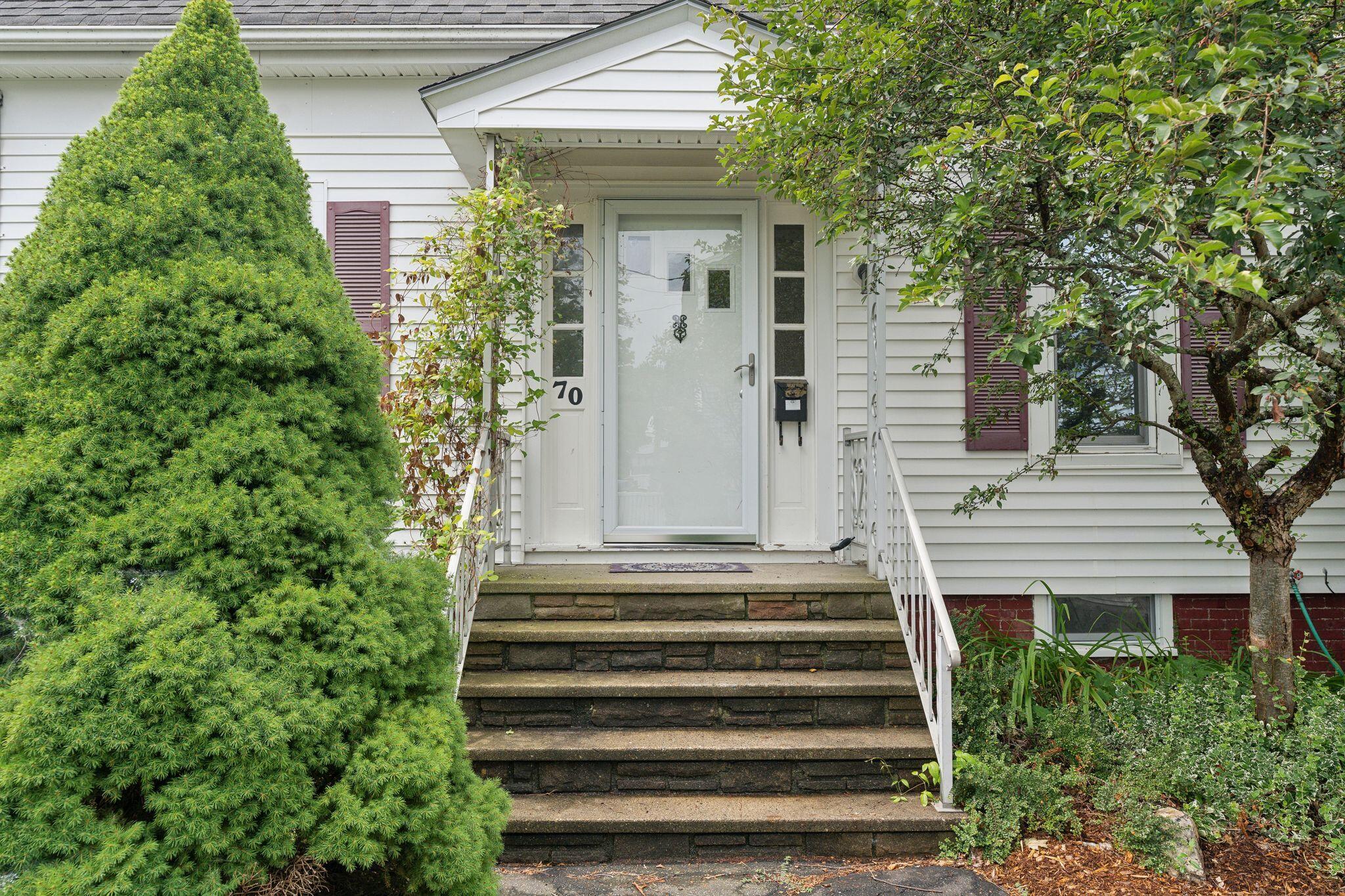 70 James Street Saco, ME 04072 - Photo 9 of 46 4_DSC06140