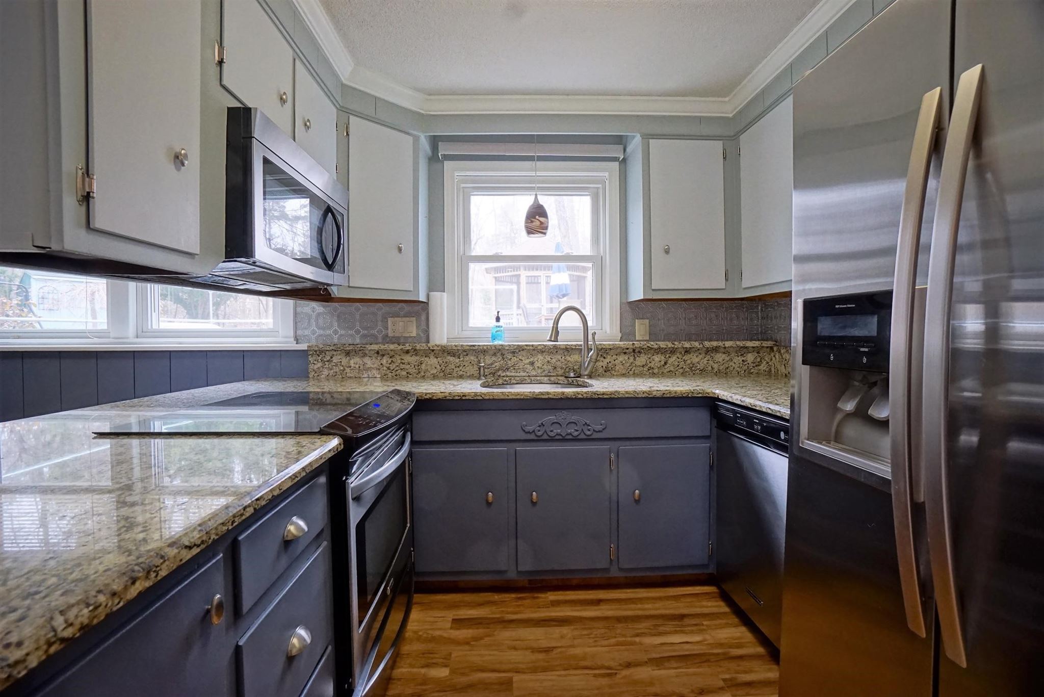 18 Gloria Road Salem, NH 03079 - Photo 2 of 38 Gallery Image 2