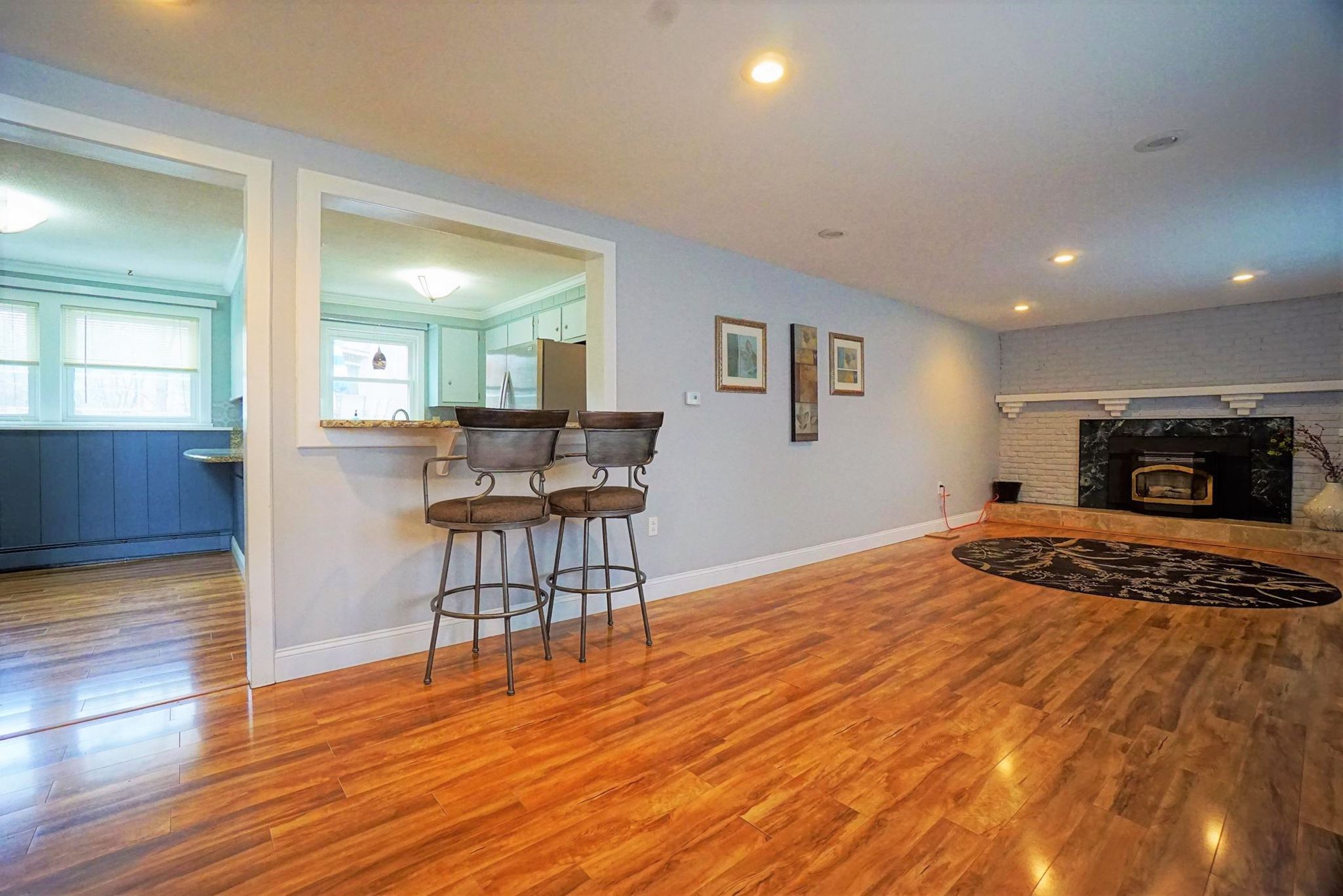 18 Gloria Road Salem, NH 03079 - Photo 3 of 38 Gallery Image 3