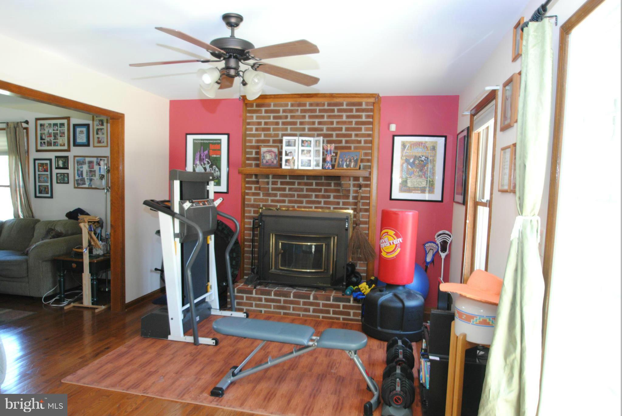 266 Choptank Road Stafford, VA 22556 - Photo 8 of 18 Family Room