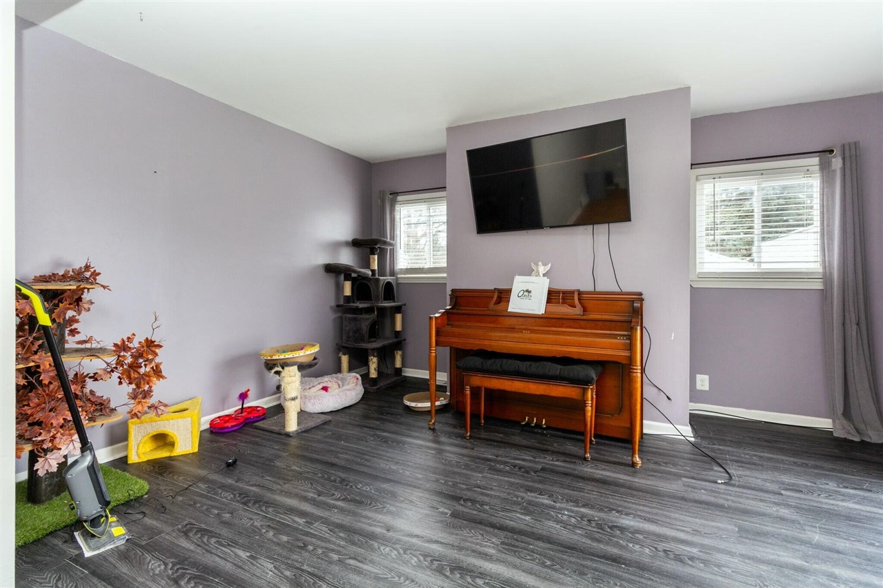 2100 Grange Road Trenton, MI 48183 - Photo 16 of 48 Gallery Image 16