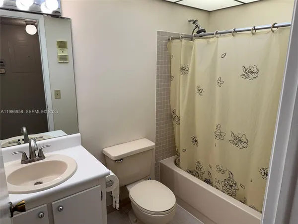 $2,000 | 10419 East Clairmont Circle, Unit 205, Tamarac, FL 33321
